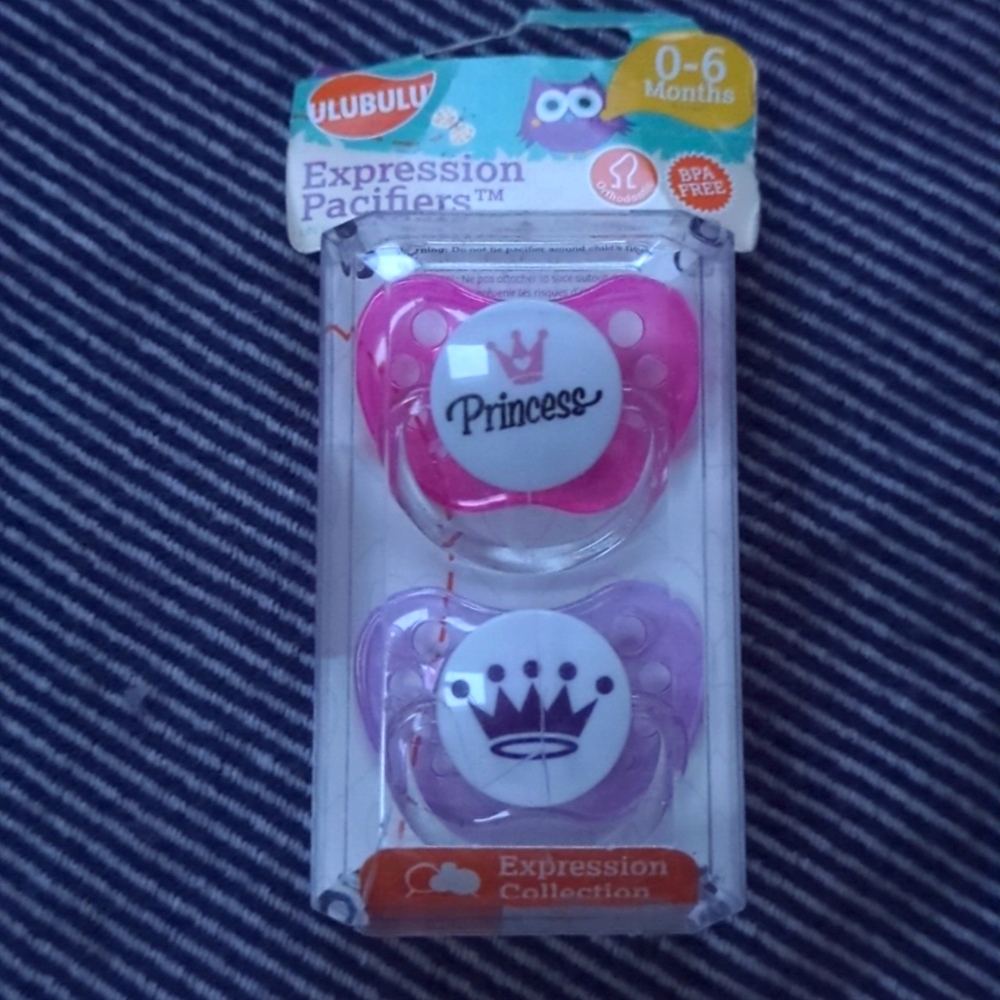 2-Pack Expression Pacifiers Princess and Crown 0-6 Months Old